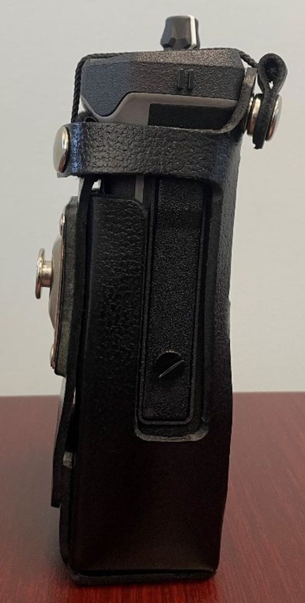 BK Technologies BKR0420 Leather Case with D-Swivel Belt Loop in Black for BKR9000